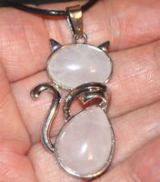 Halskette Z-026 – Rosa Quarz – Katze - 44x25x6mm