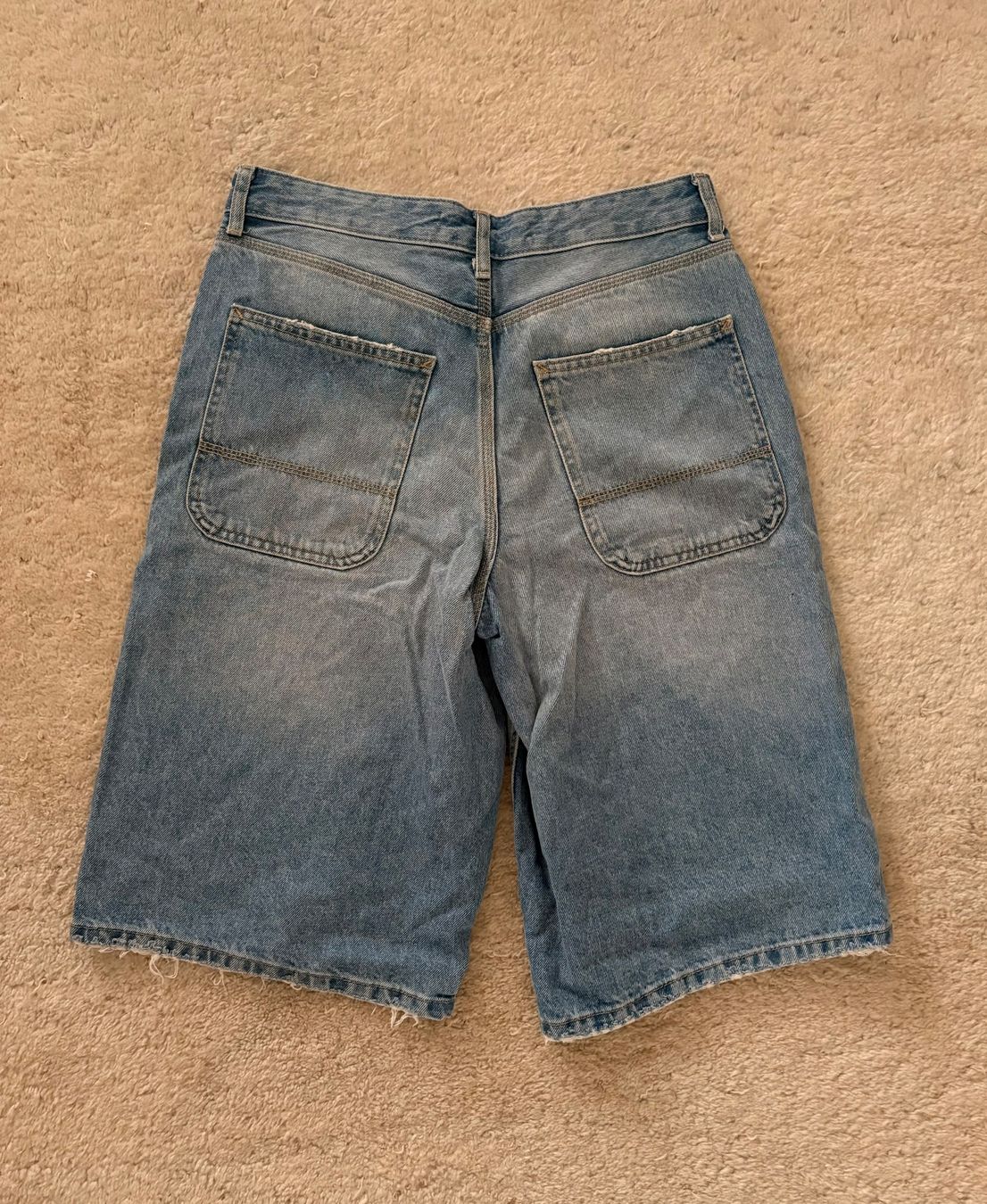 Bershka Jeans: Jort Bershka Bleu clair – Usato da Nidau venduto da smarties88 1