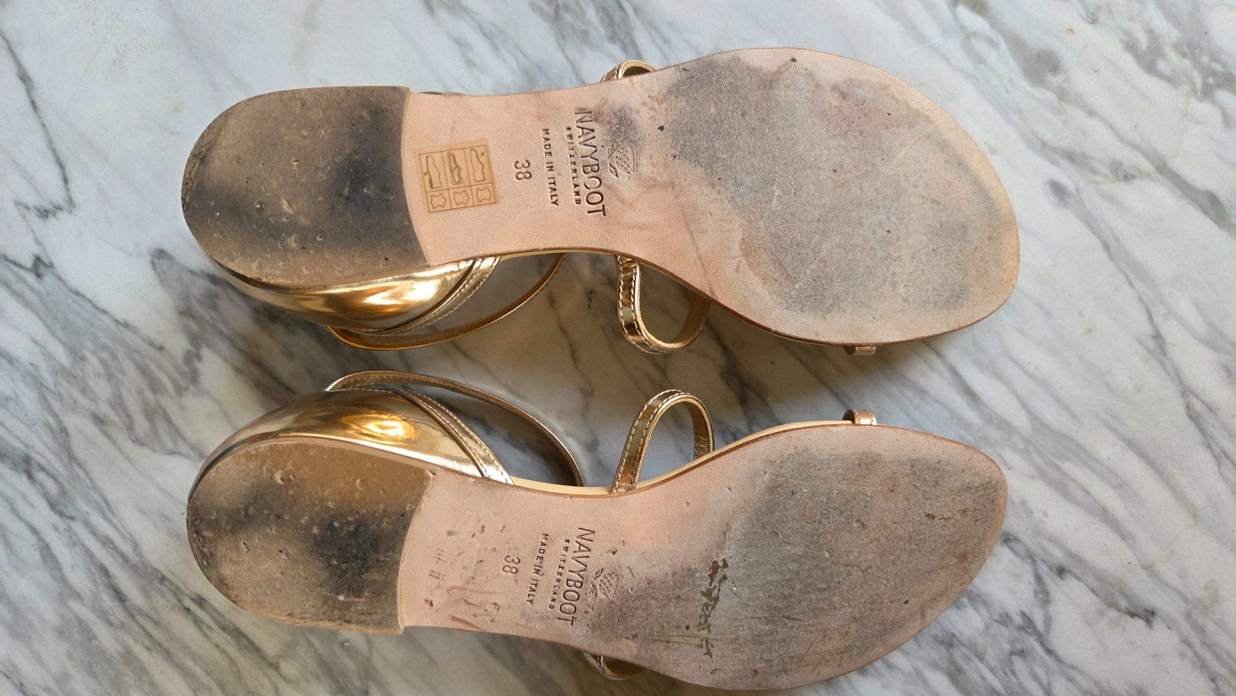 Navyboot Damenschuhe: Navyboot Gold Sandalen Gr. 38 – Gebraucht aus Fislisbach von Maieriisli25 5