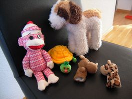 2 Fingerpuppen und Stofftiere / Plüschtiere