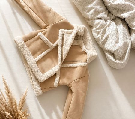 Zara Lammfellimitat Jacke beige neu Grösse XS