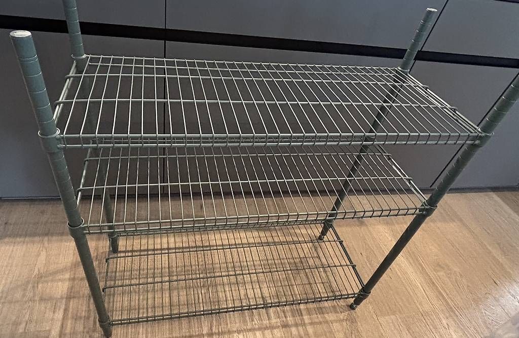 Scaffali: Ikea Regal verzinkt – Usato da Alpnach Dorf venduto da lis_626v