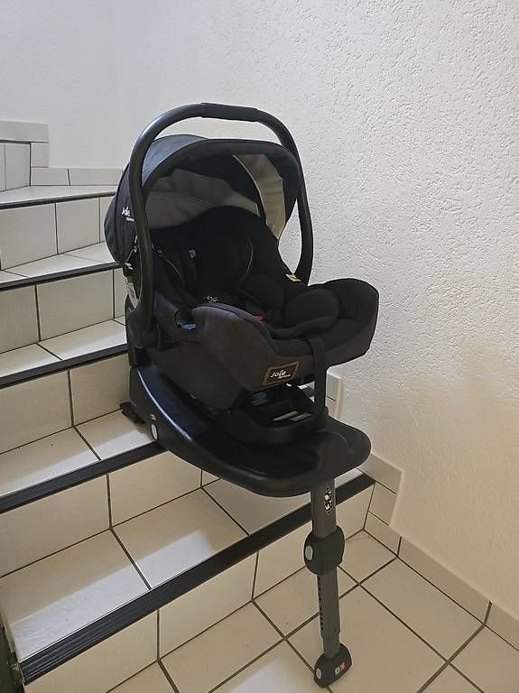 Seggiolini per auto: Maxi Cosi mit Isofix Station – Usato da Bilten venduto da Sabrina_95_ 1