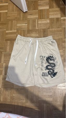 Dragon World Shorts Beige Size M Summer Fashion 2022
