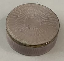 Boîte en argent 935 guilloché avec émail rose