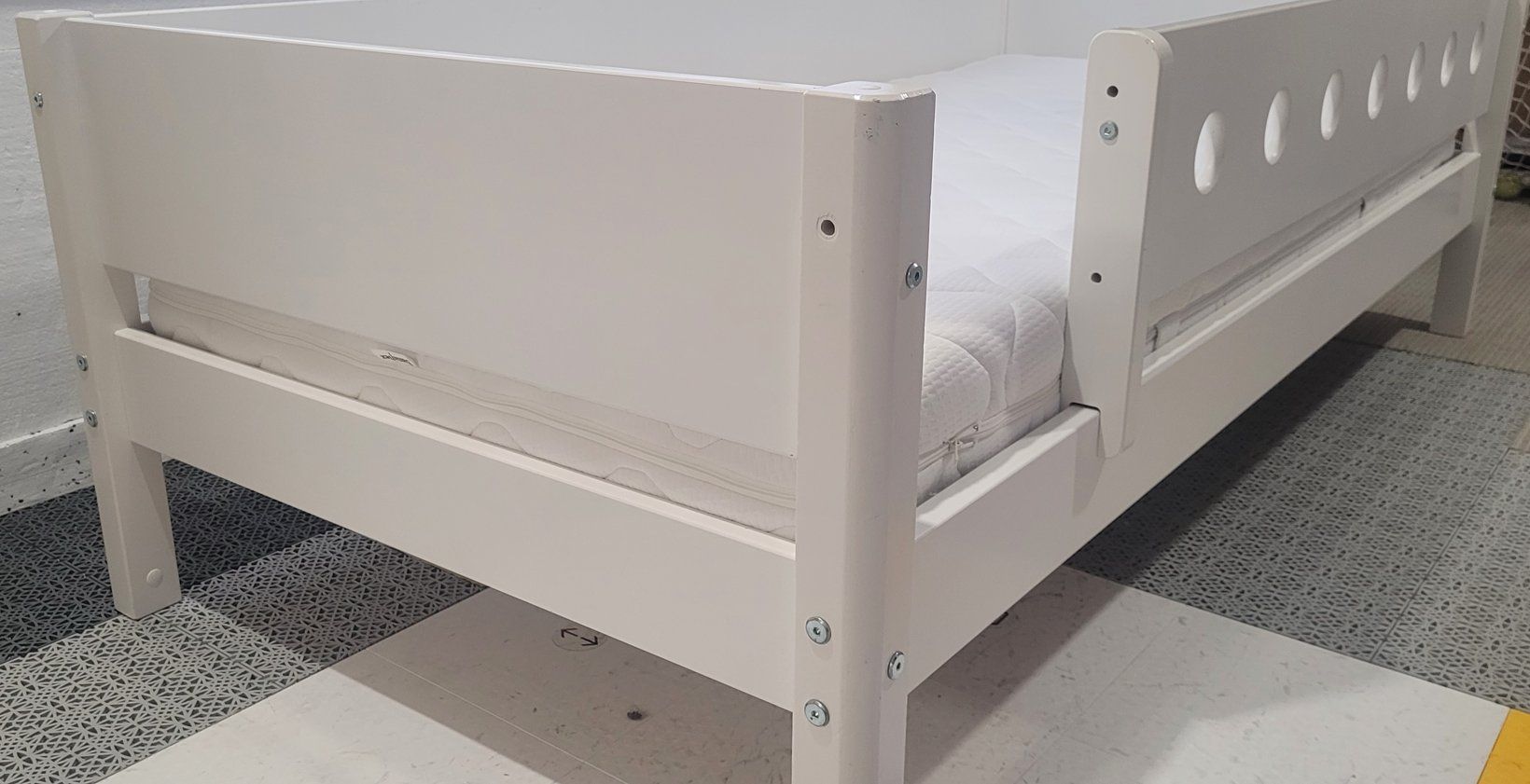 Flexa Letti: FLEXA-Bettgestell 90x200 – Usato da Dübendorf venduto da win_d97m 2