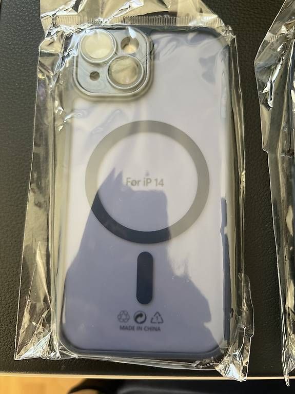Coques & Protection écran: iPhone 14 Silikonhüllen – Neuf avec emballage d'origine à Burgdorf par niroda83 2