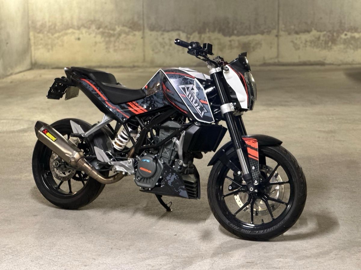 KTM Strada: KTM Duke 125, JG 2015 – Usato da Interlaken venduto da raphael26
