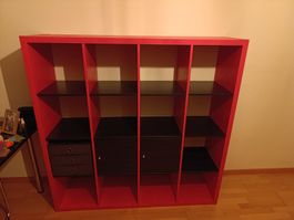 Magenta Kallax Regal mit Türen und Schubladen