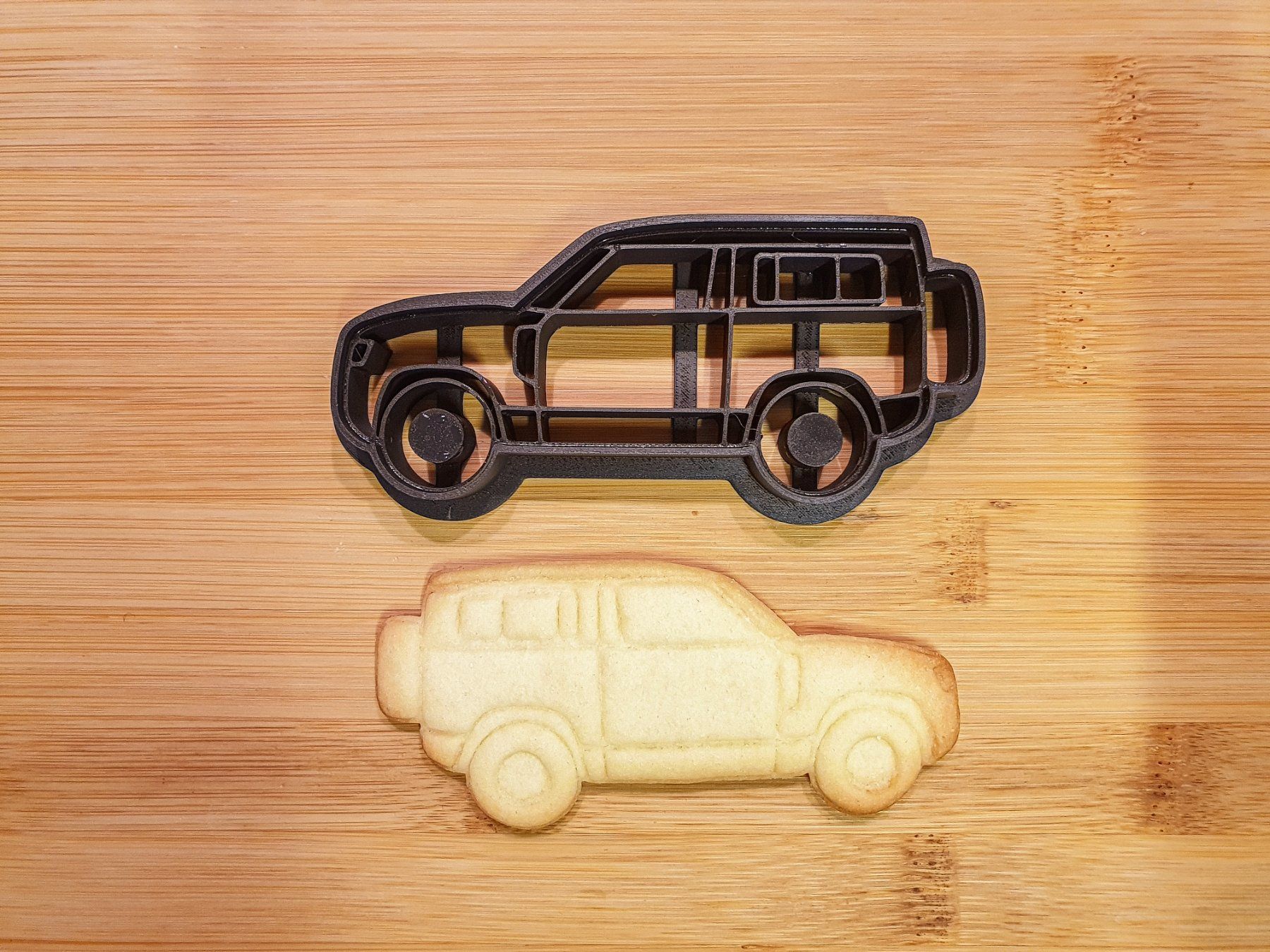 Teglie da forno: Ausstecher Land Rover Defender NEU – Nuovo (secondo la descrizione) da Grenchen venduto da HUMMER_H1 1