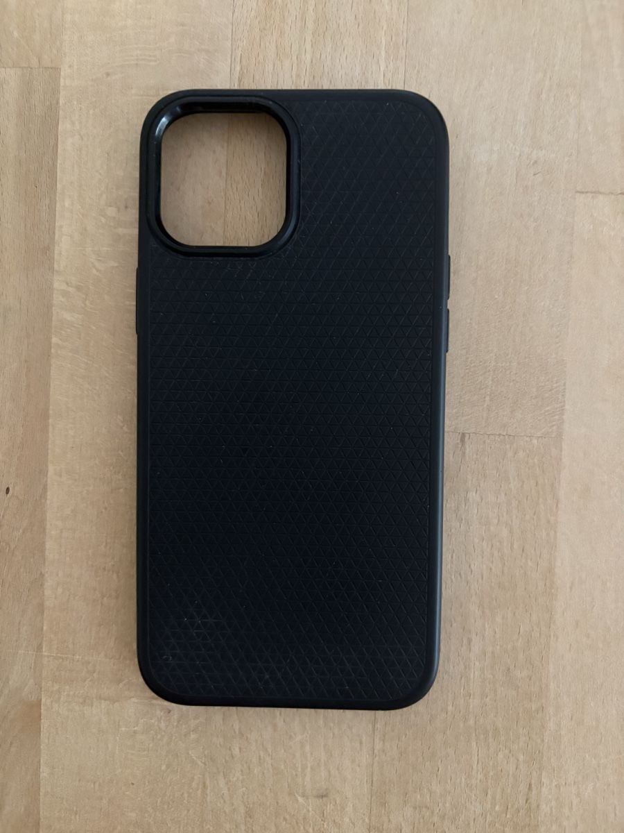 Spigen Cover & Protezioni schermo: Spigen iPhone 12 pro Max Handyhülle – Usato da Effretikon venduto da Tina1302