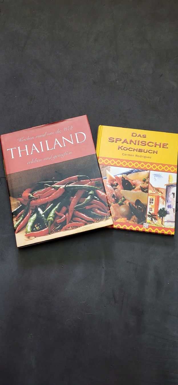 Libri: Kochbücher Spanisch und Thai – Usato da Langwies venduto da Erdmann81