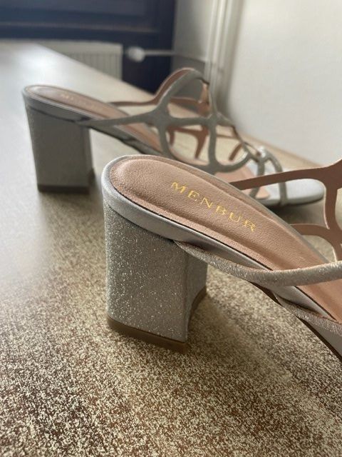 Scarpe da donna: MENBUR BELLES SANDALES SOIREE ARGENTEES TAILLE 39 – Nuovo (secondo la descrizione) da Bernex venduto da eunicefitz 1