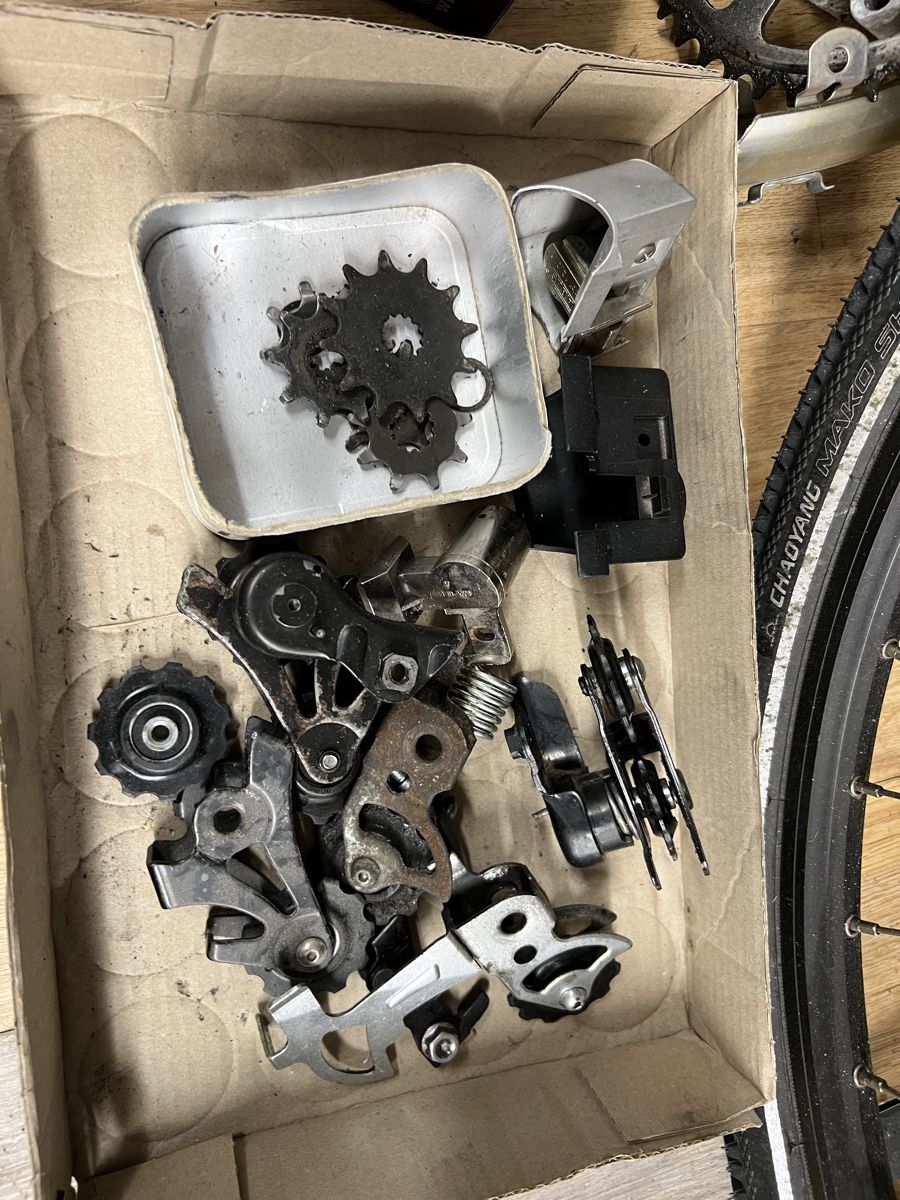 Flyer Pezzi di ricambio: Konvolut flyer e bike teile 26v – Difettoso da Grüningen venduto da deepamigos 3