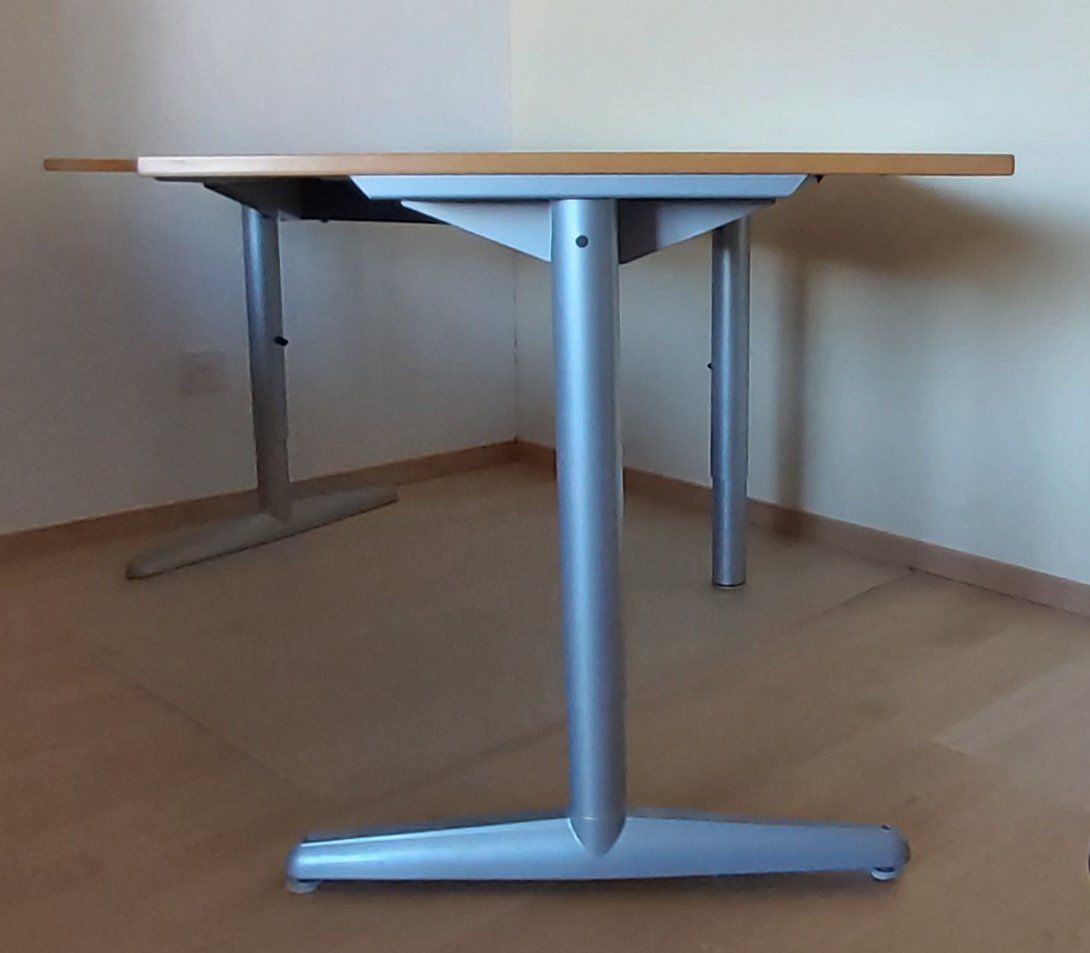 Ikea Schreibtische: IKEA Schreibtisch – Gebraucht aus Schübelbach von Su61cl4wr 1