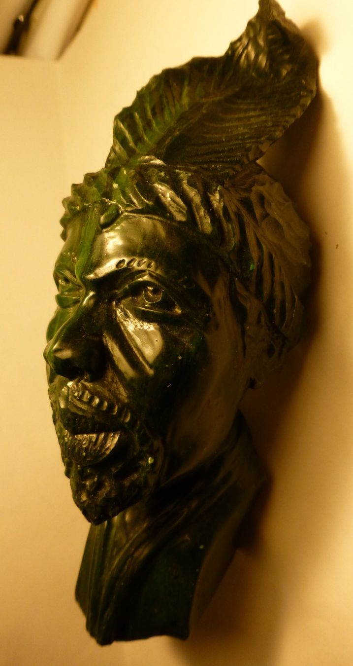 Statuette: TRADITIONELLER ANFÜHRER EINER INDIGENEN GESELLSCHAFT---13 CM – Usato da Zürich venduto da tritonis 1