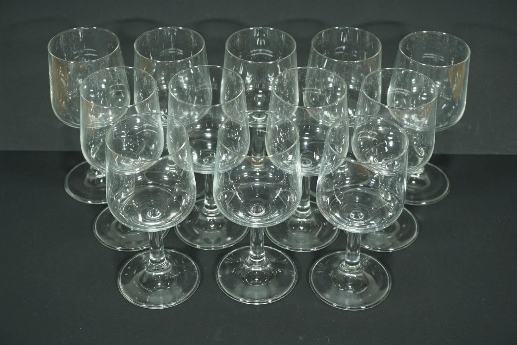 Bicchieri: 12 elegante Gläser mit Stiel 17cl – Usato da Meggen venduto da Brockitare 4