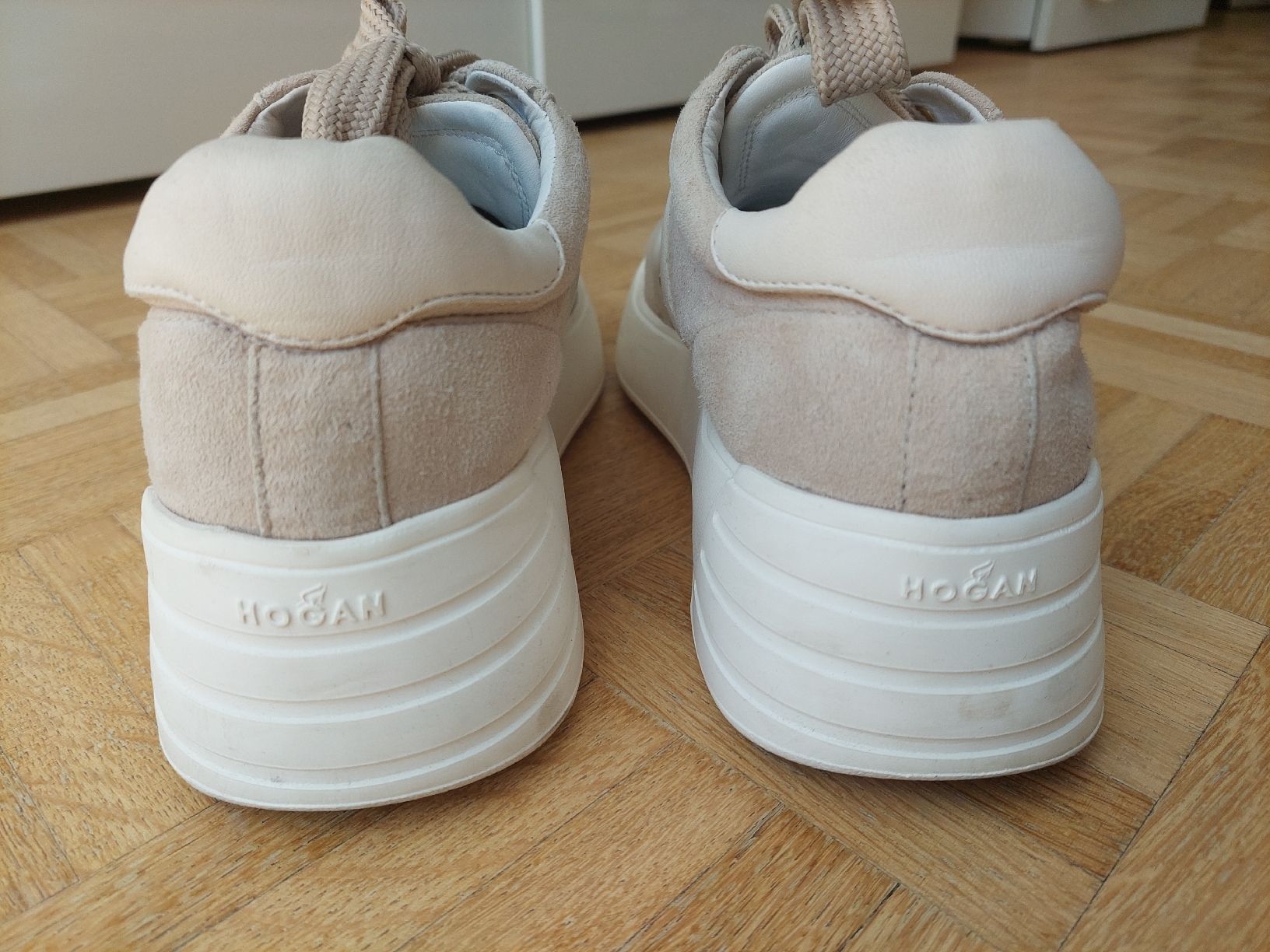 Hogan Damenschuhe: Hogan Sneaker Gr. 38 Beige/Weiss – Gebraucht aus Flims Dorf von Truemorish 5