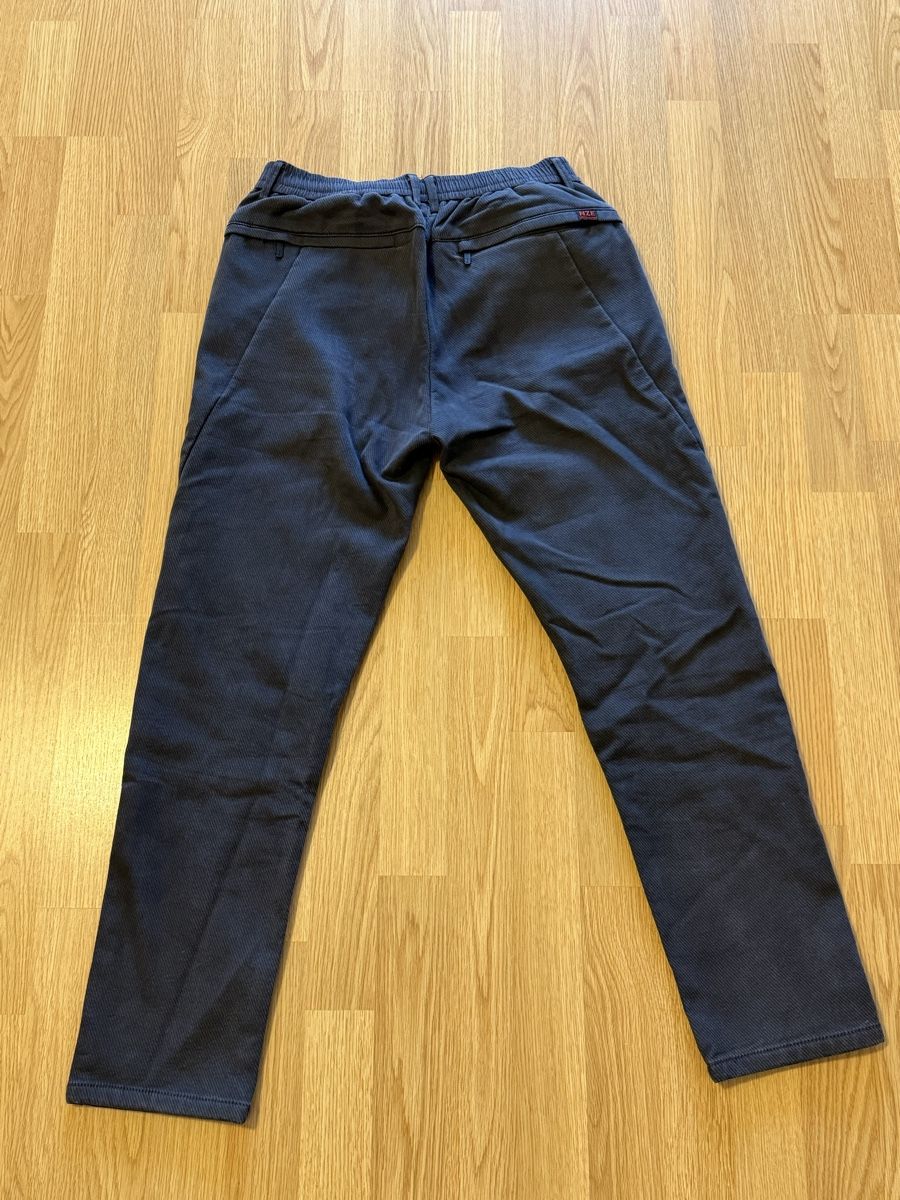 Pantaloni: Modische Stoffhose Dunkelgrau - Grösse L – Usato da Oberhofen Thun'see venduto da ClaudiaKelesh 1
