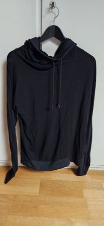 Shirt Forever21 schwarz Gr. M mit Mesheinsatz an den Ärmeln