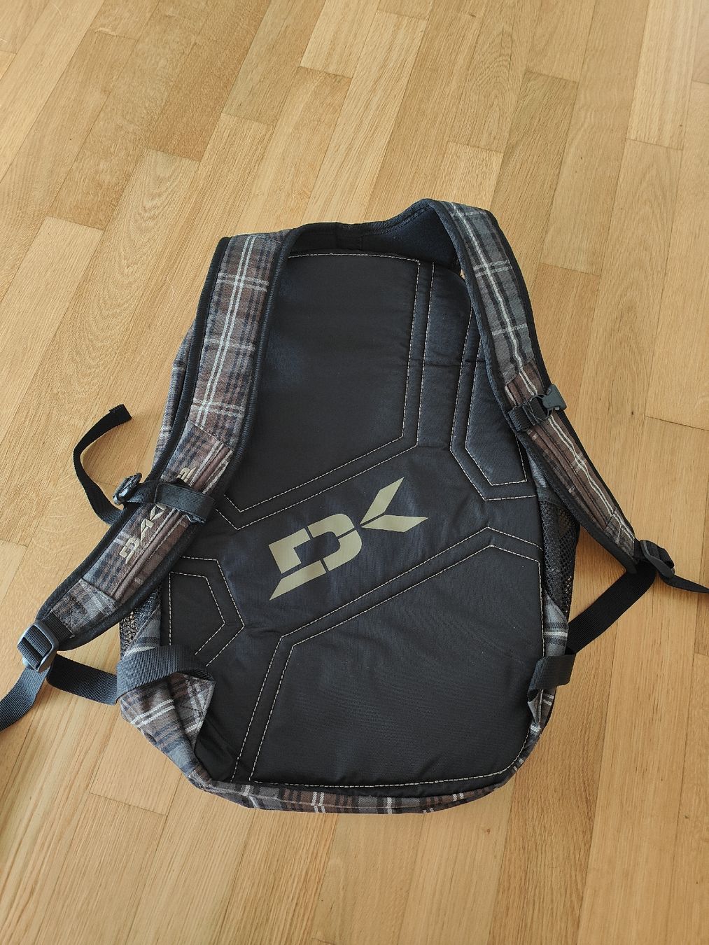 Dakine Zaini: Dakine Rucksack Kariert – Nuovo (secondo la descrizione) da Liestal venduto da CitrusCrush15 1