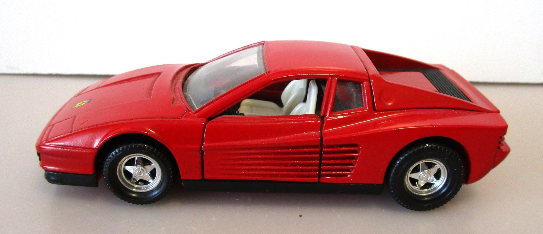 Ferrari Modellautos: MATCHBOX FERRARI TESTAROSSA - K149 – Neu (gemäss Beschreibung) aus Chêne-Bourg von breno56