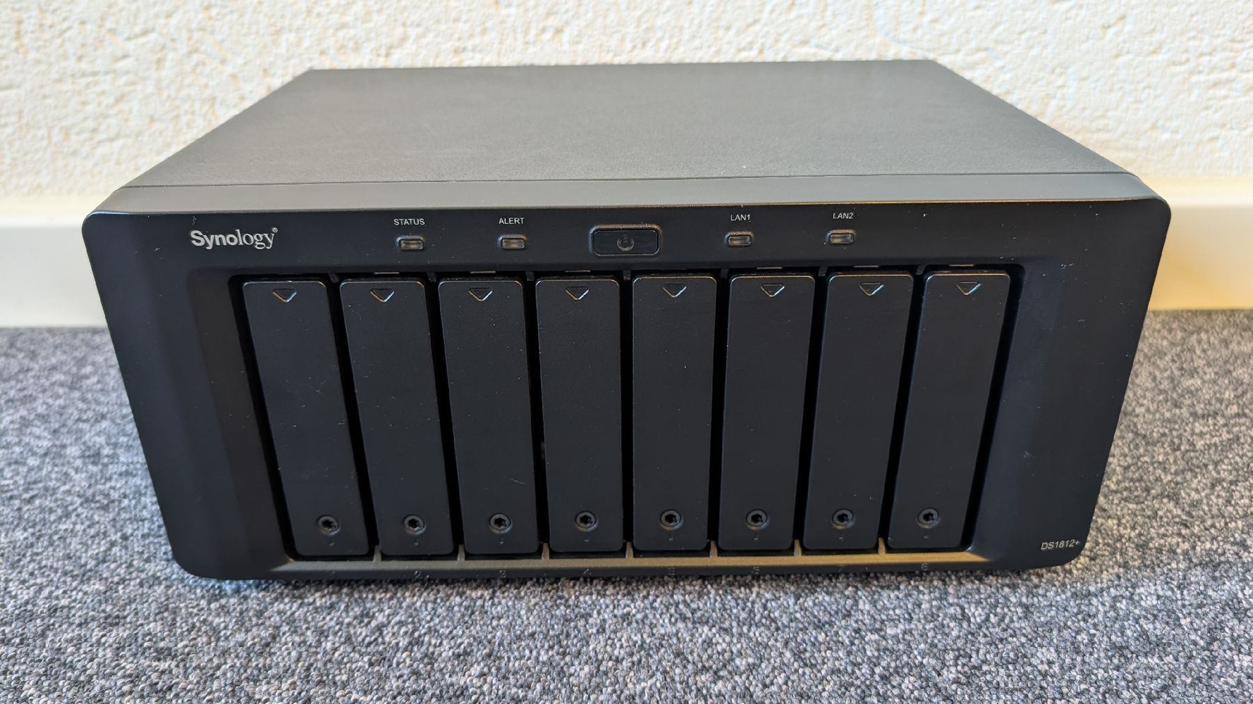 Synology DS1812+ NAS 8-Bay ohne HDD funktioniert (Gebraucht) in ...