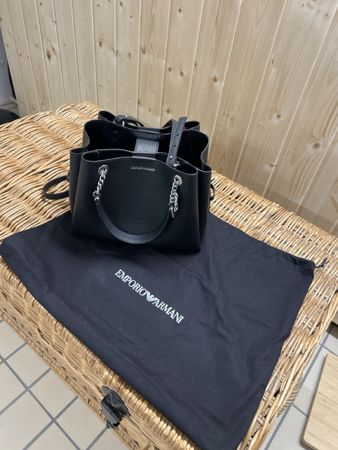 Emporio Armani Handtasche Leder schwarz Damen neuwertig