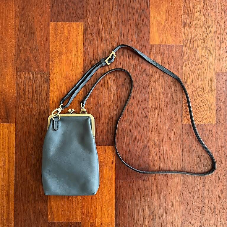 Claudio Ferrici Borse da donna: Claudio Ferrici Handytasche - blau - Neu – Nuovo e nell'imballaggio originale da Balzers venduto da zwe_bv8m 1