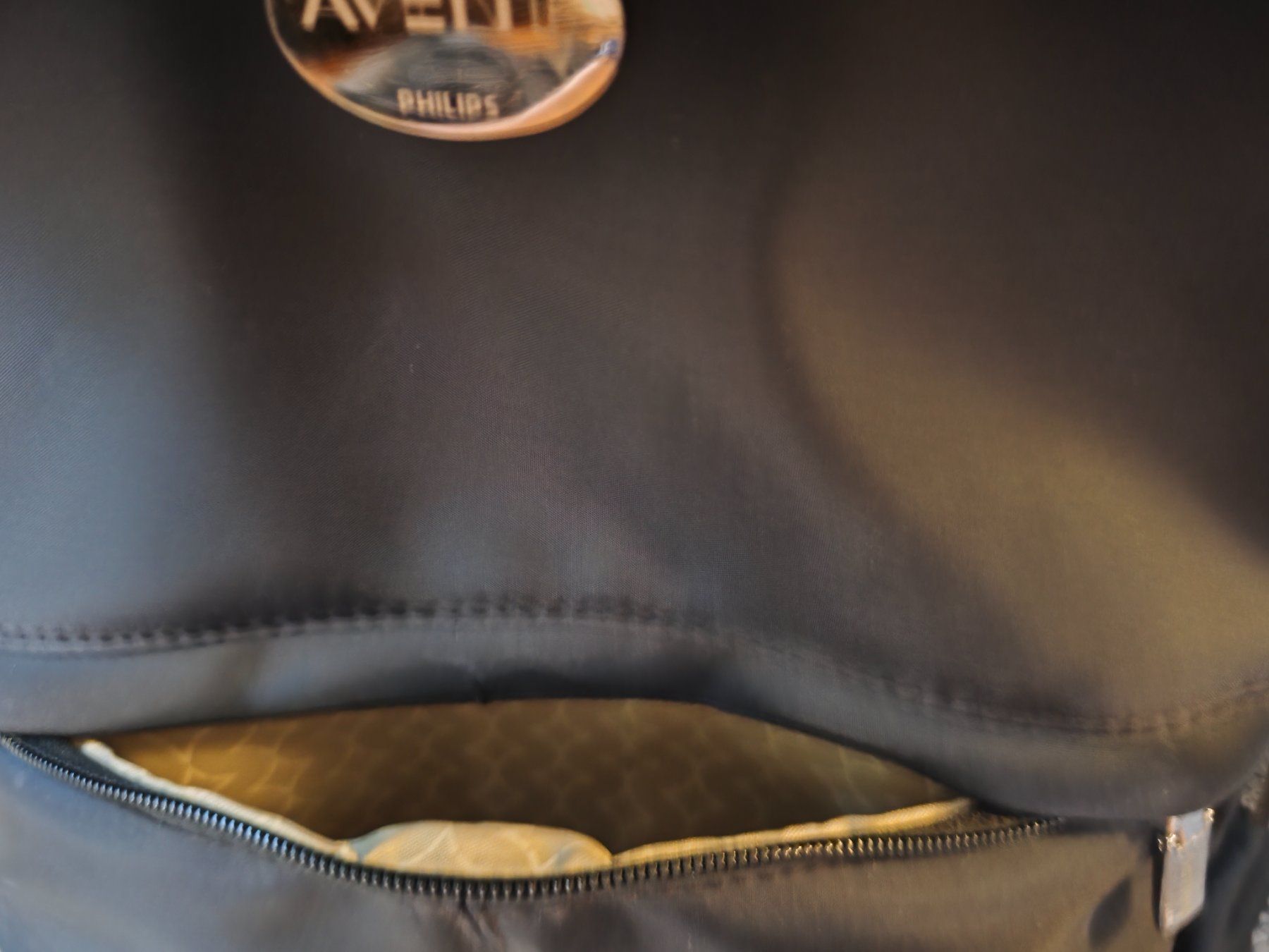 Zaini: Avent Philips Wickelrucksack schwarz/dunkelblau – Usato da Uster venduto da zebralino 3