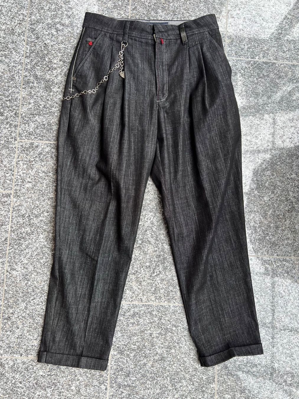 High Pantaloni: Hose von High – Usato da Remigen venduto da Orlana7