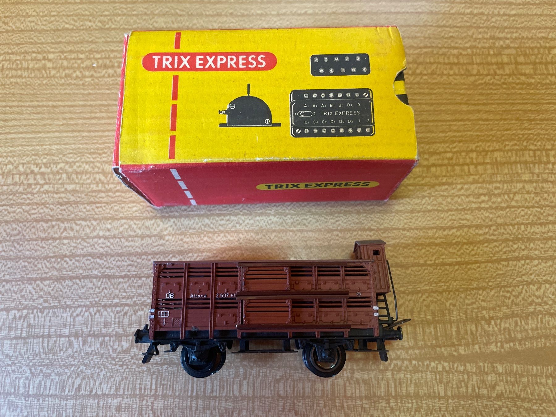 Trix Modellini di ferrovie: Trix Express H0 Güterwagen DB – Usato da Suhr venduto da Daneli7 4