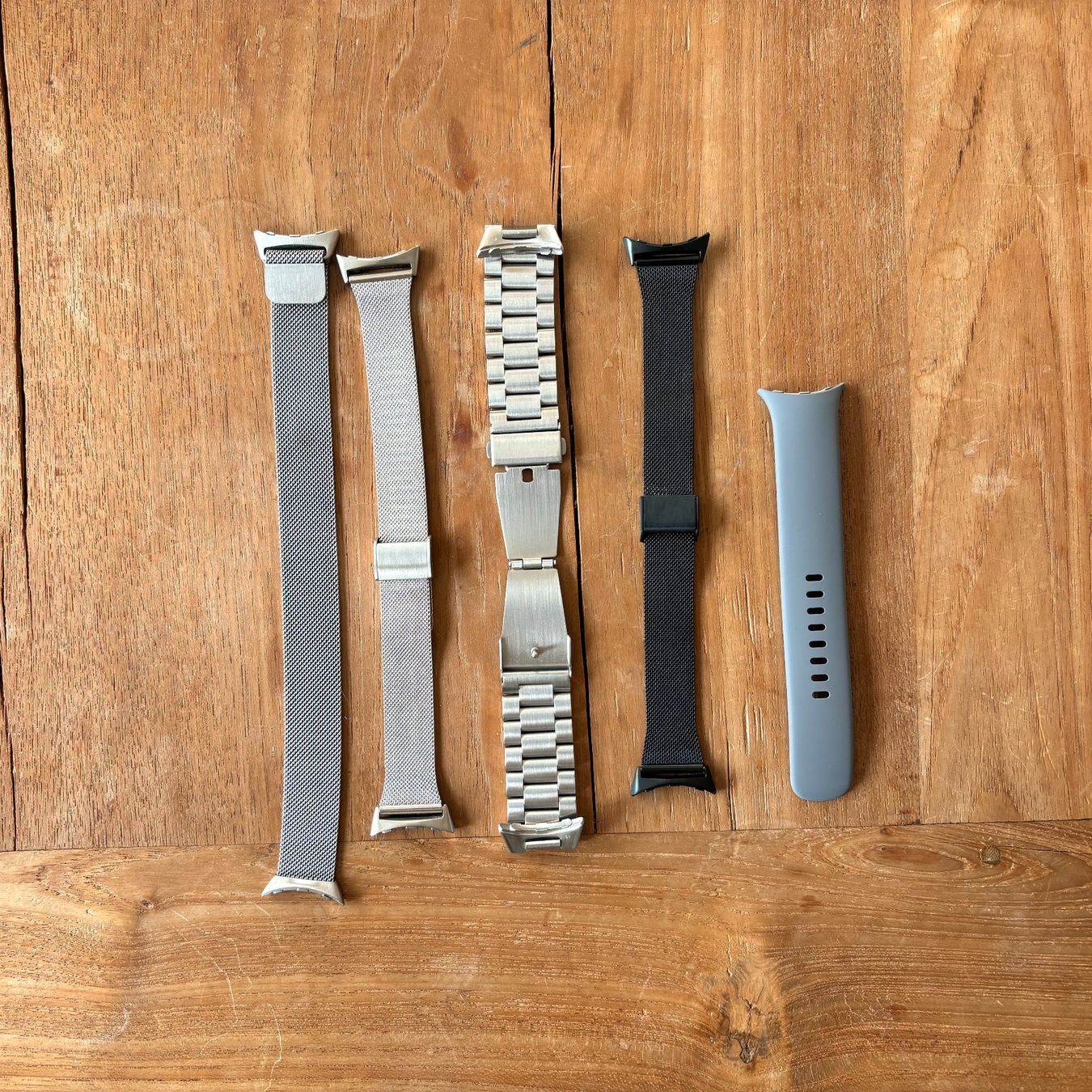 Google Smartwatch: Google Pixel Watch (Silver, 41mm) mit diversen Bändern – Gebraucht aus Wetzikon ZH von  3