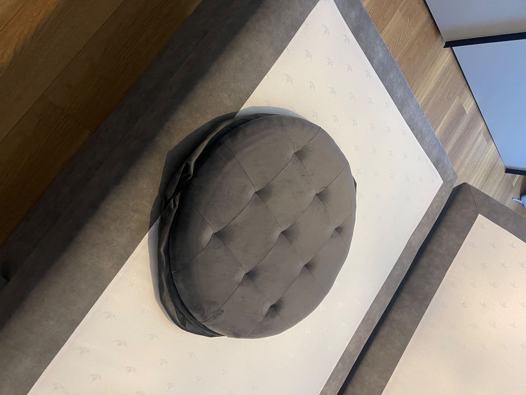 Sgabelli: Hocker/ Sitzpouf – Usato da Wil SG venduto da mdo_h9zr 2