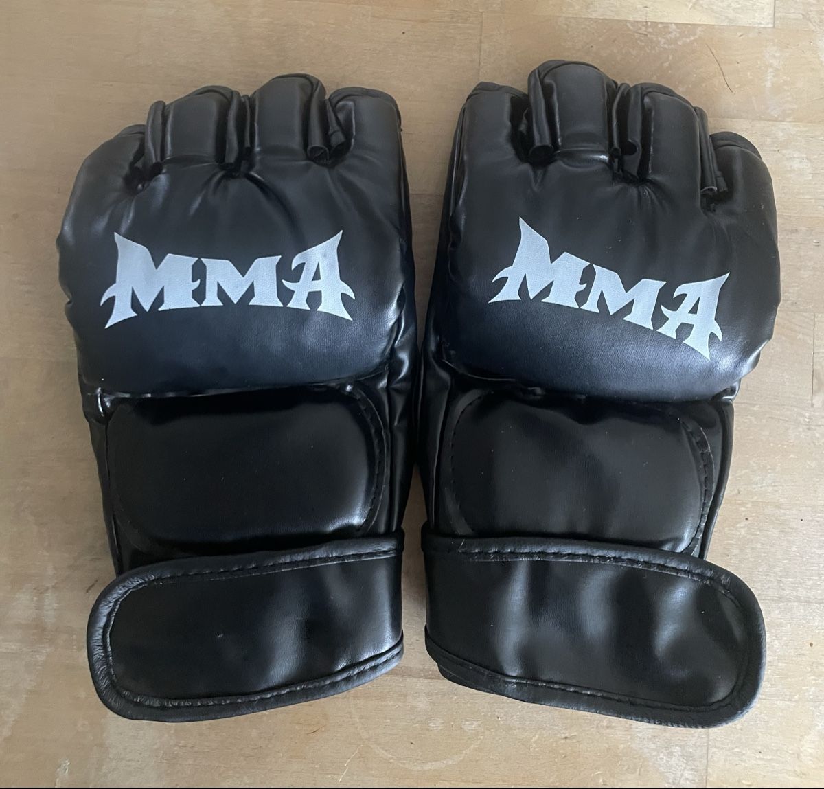 Gants & mitaines : MMA Handschuhe, schwarz – D'occasion à Zürich par joh_89d8