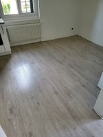 Laminat hellgrau ca. 41m2 mit Unterlage