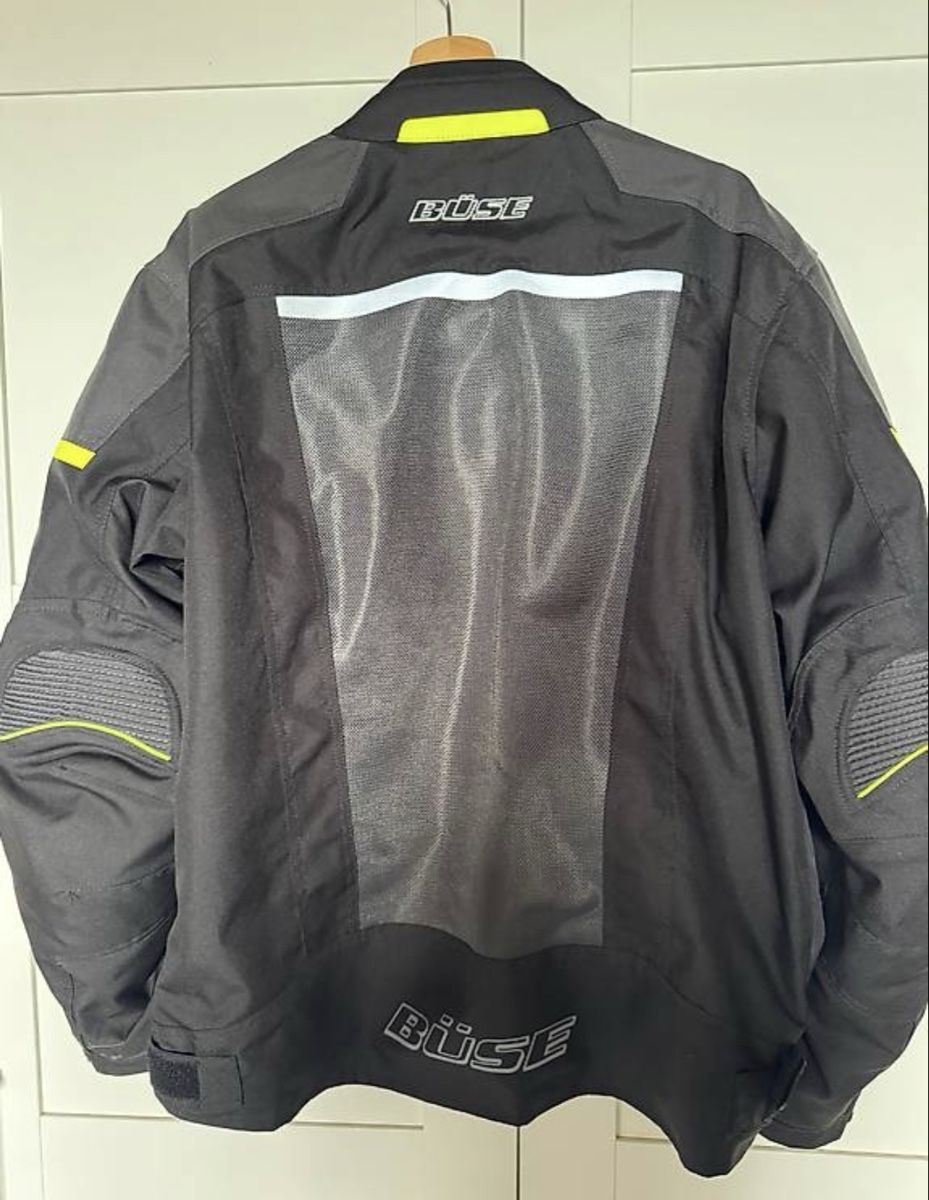 Vestes: Motorrad Jacke inkl. Protektor – D'occasion à Zürich par dyl_5768 1