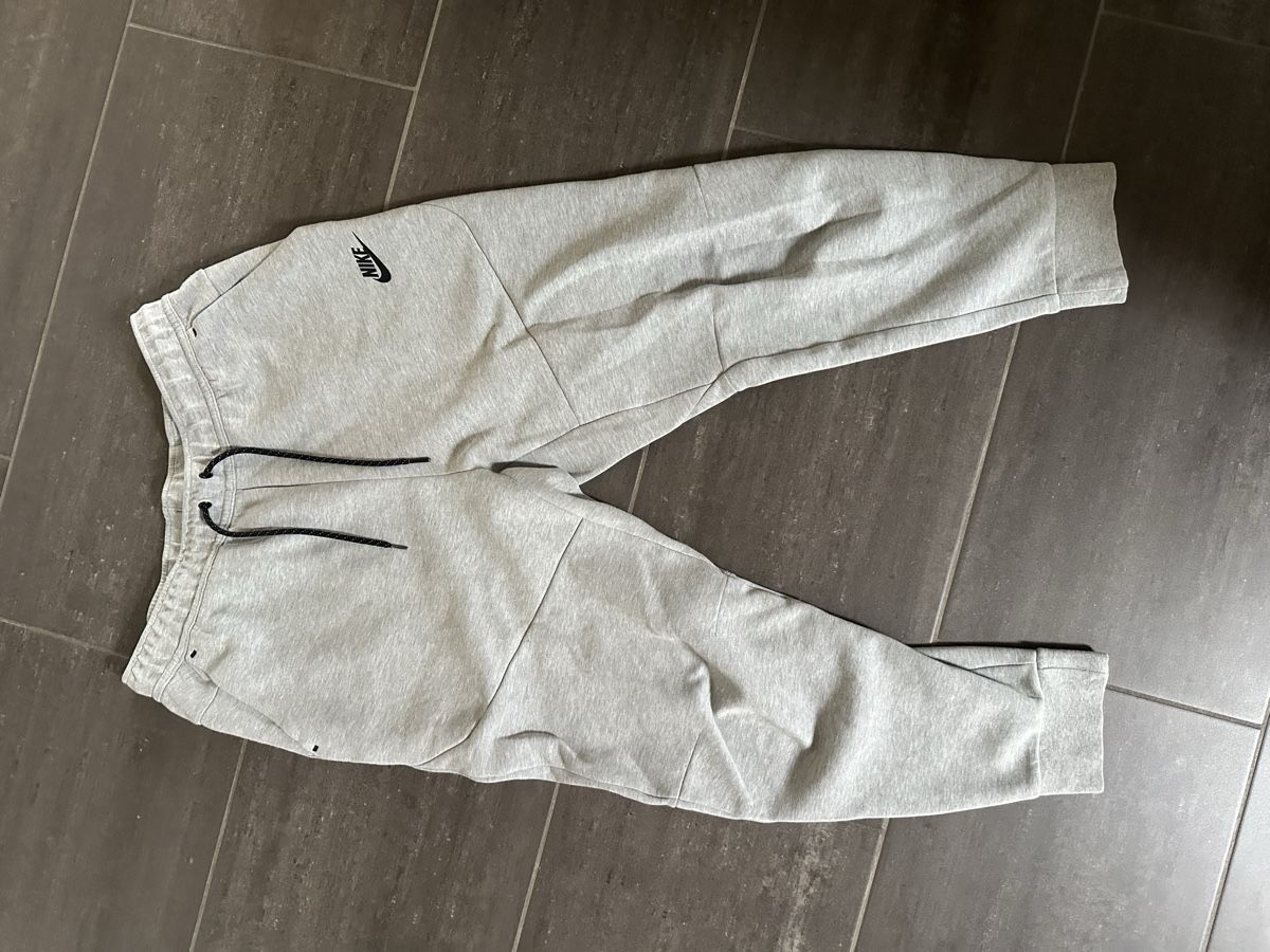 Nike Completi, tute sportive e funzionali: Nike Tech Fleece Anzug – Usato da Pfyn venduto da jan_52ng 2
