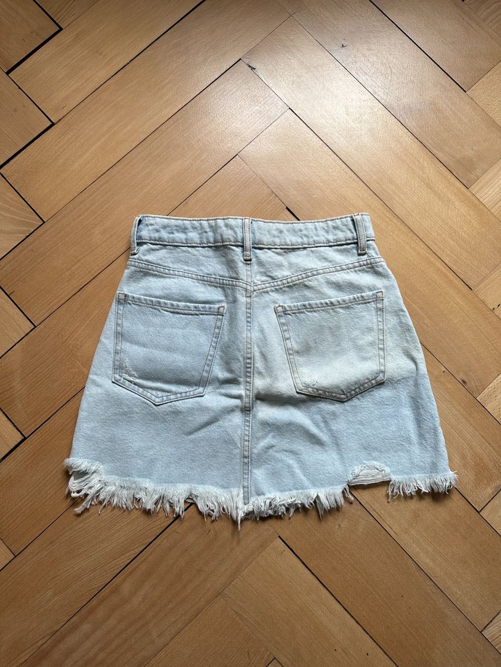 Bershka Gonne: BERSHKA - Destroyed Jeansrock hellblau 36 – Usato da Zürich venduto da Diazaio 1