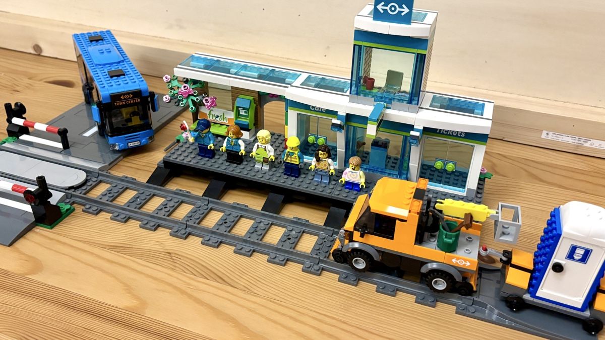 Lego Giocattoli: Lego City 60335 Bahnhof – Usato da Ganterschwil venduto da Swisscamelot 5
