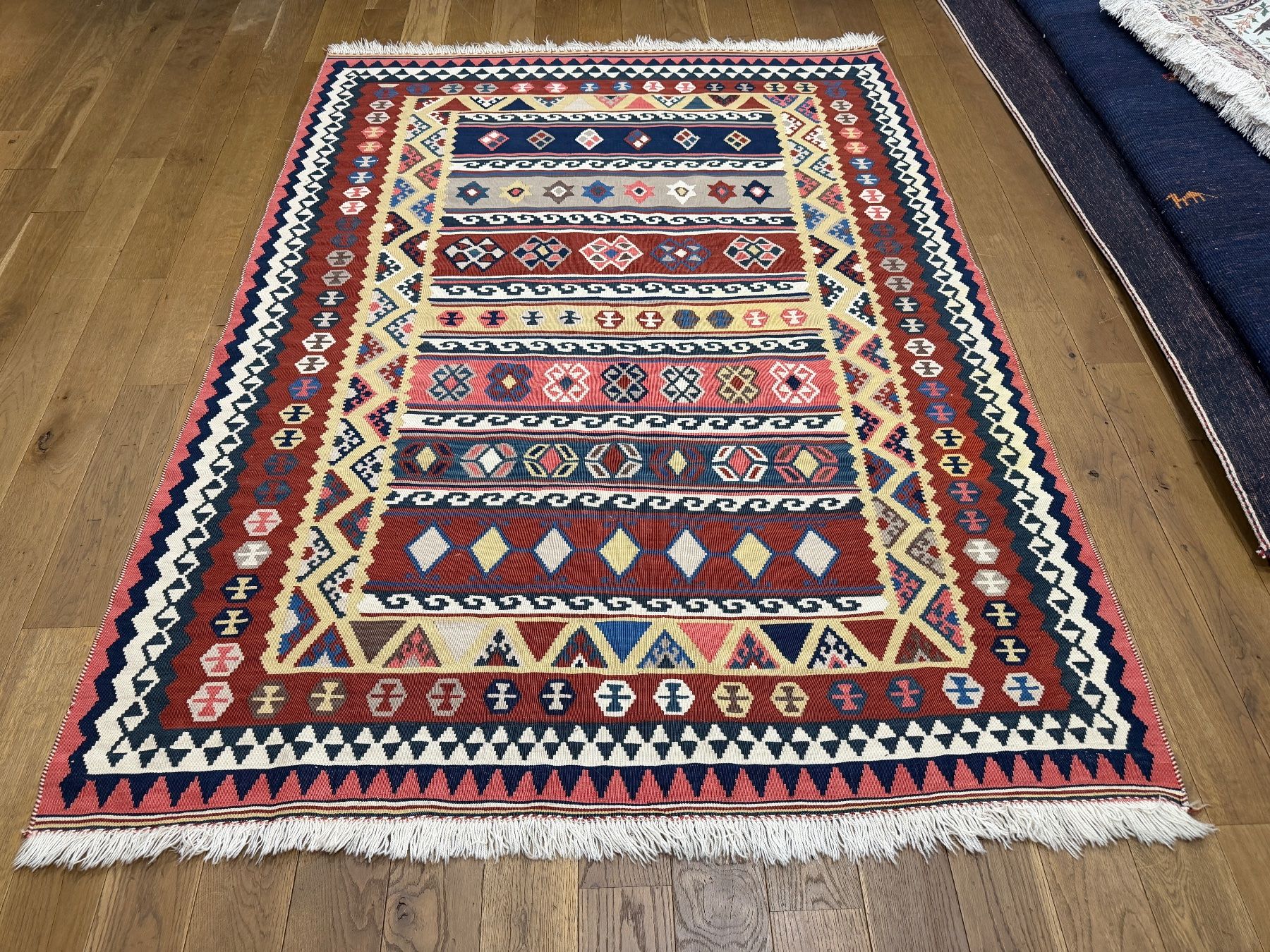 Kelim Tappeti: Kelim - handgeknüpfter Orintteppich gratis Versand – Usato da Bennau venduto da Mayer_Carpets 3