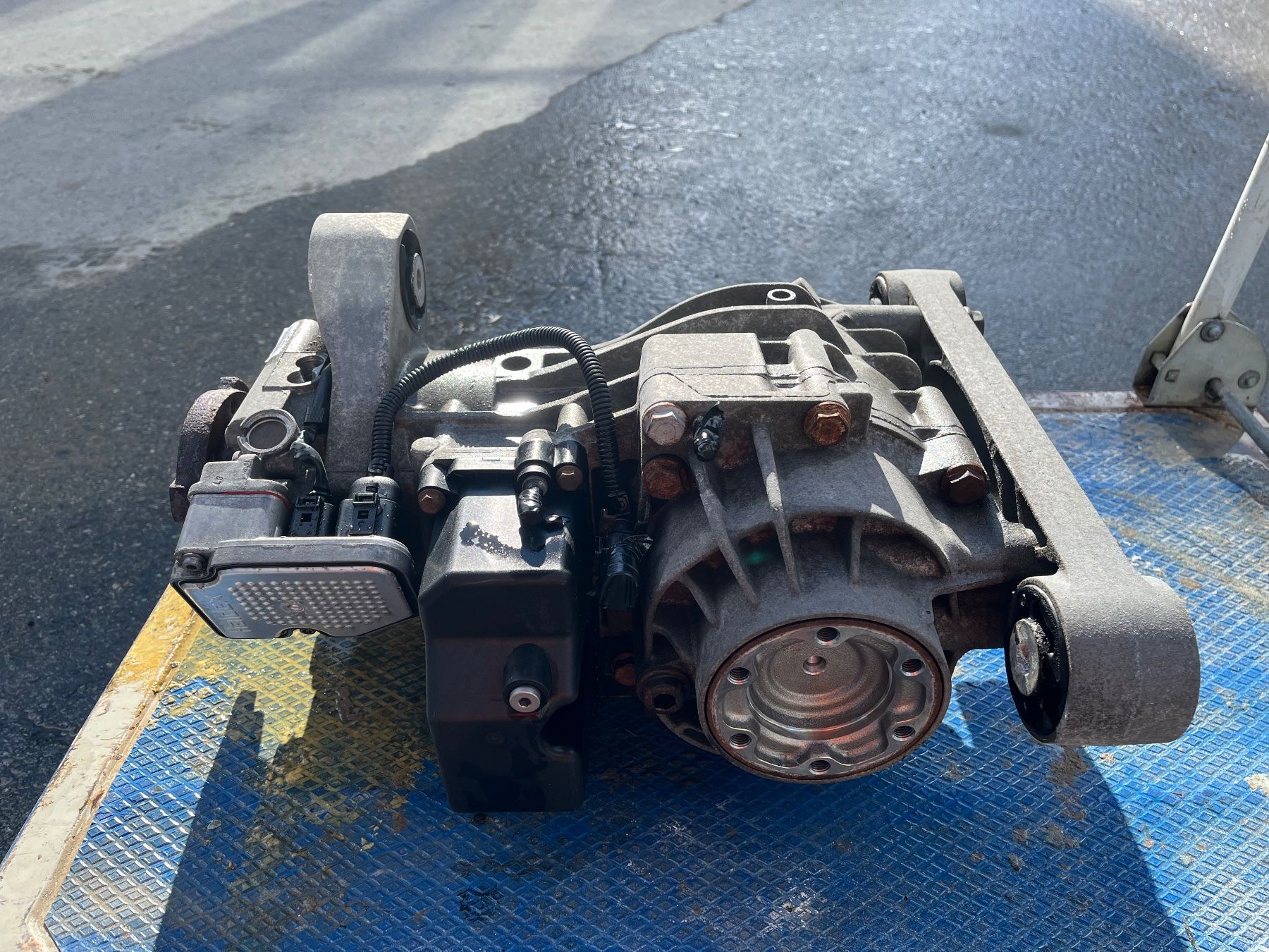 Volkswagen Alle Autoersatzteile: HA Differential aus VW T5 2,5 TDI 4Motion – Gebraucht aus Sils/Segl Maria von Rolba1200 2