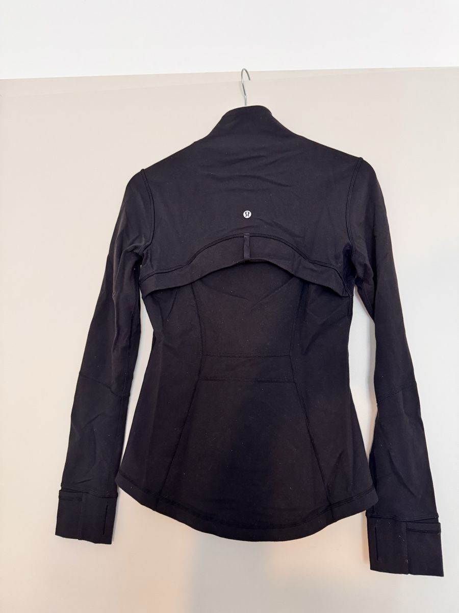 Lululemon Jacken: Lululemon Define Jacke Schwarz – Gebraucht aus Zürich von AnnaSaskia 1