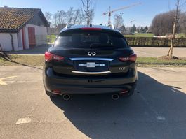 Inifiniti FX37 all wheel drive Auto + 4 pneu et jante