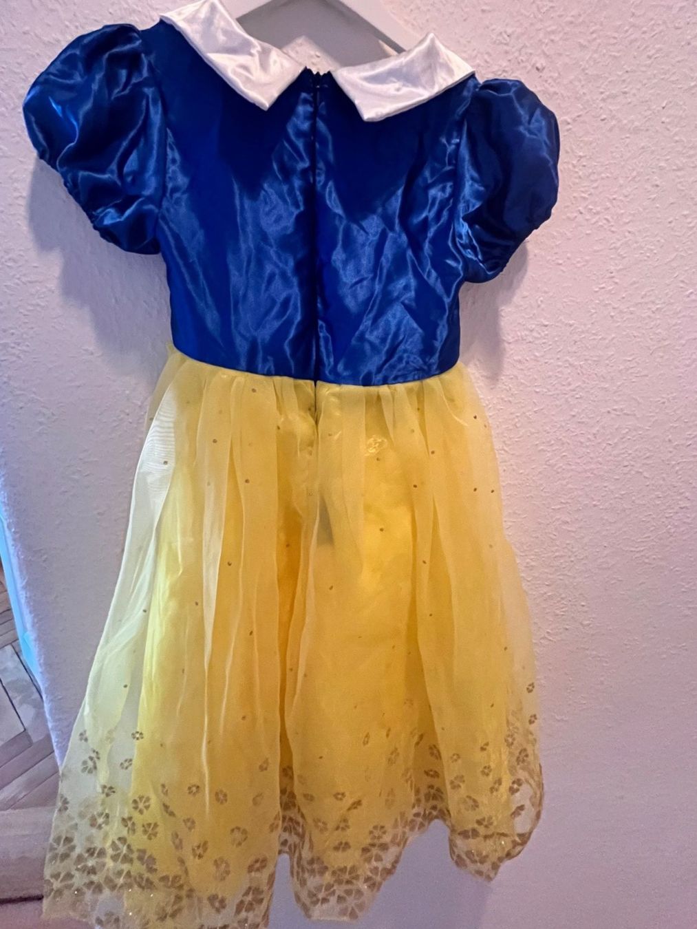 Completi: Snow White costume 120cm – Usato da Genève venduto da dmt_y25y 4