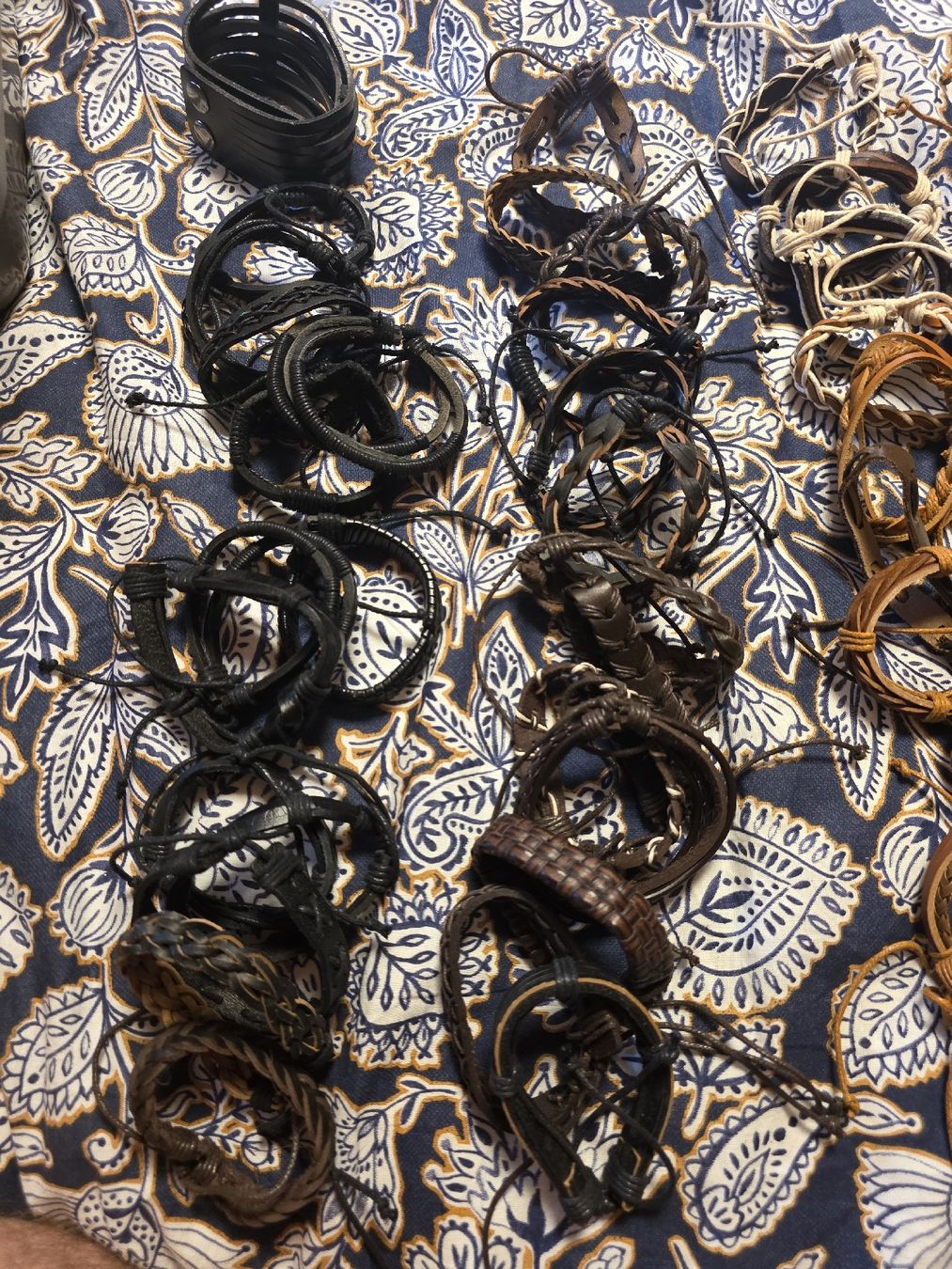 Armbänder & -reifen: Lot bracelets tressé noir et brun . – Neu (gemäss Beschreibung) aus Carrouge VD von Bogdan95 3