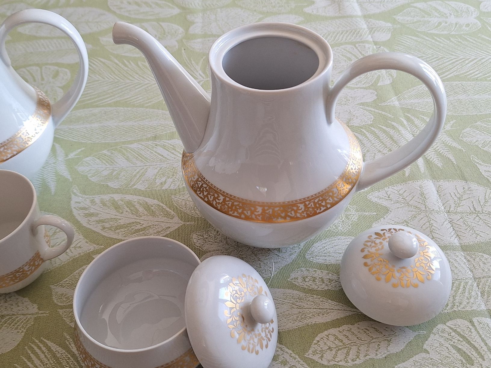 Geschirrsets: Kaffee und Tee Geschirrset Langenthal – Gebraucht aus Genolier von Antoine30 2