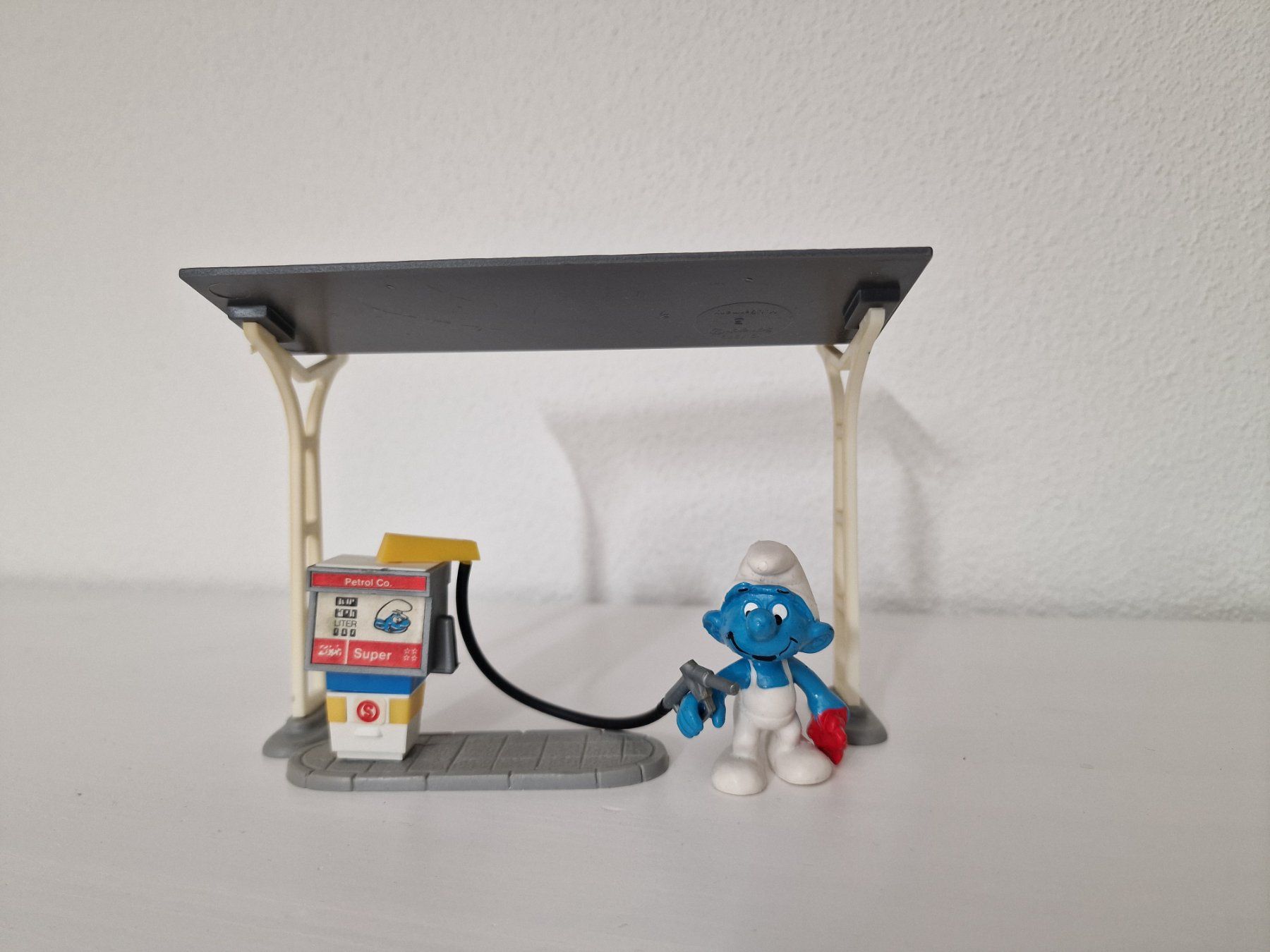 Schleich Figurines: Schleich 40080 Schlumpf Tankstelle – D'occasion à Root par Tanja.st