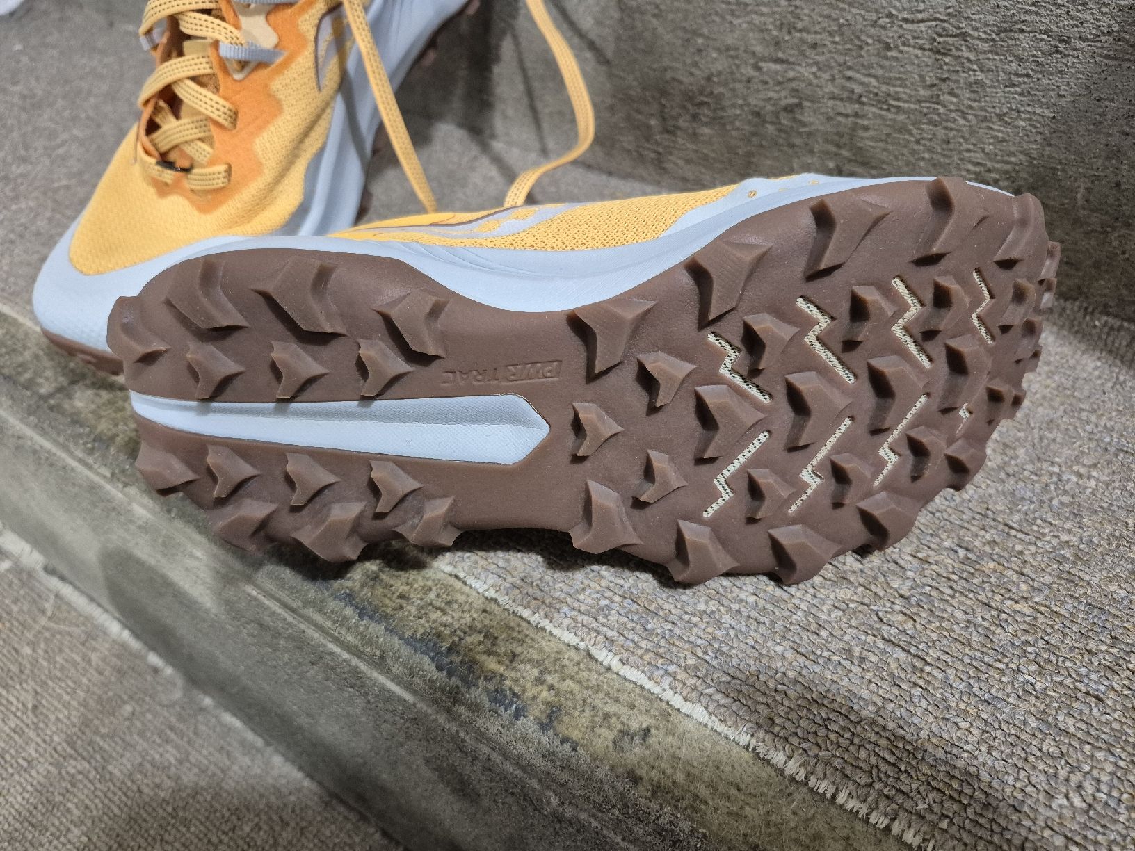 Chaussures femmes: Laufschuhe – D'occasion à Winterthur par Lumi11 2