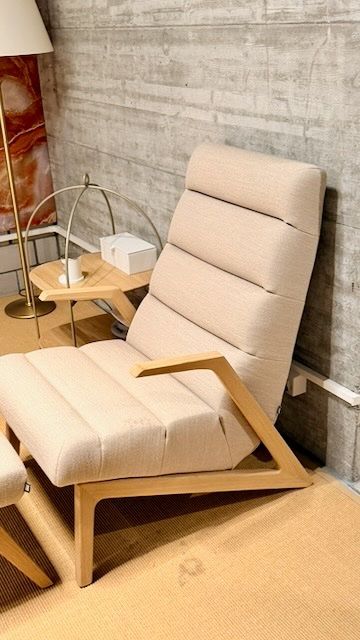 Rolf Benz Poltrone: Rolf Benz 580 Sessel + Hocker, Stoff beige, Eiche massiv – Usato da Zürich venduto da sr.zurich 1